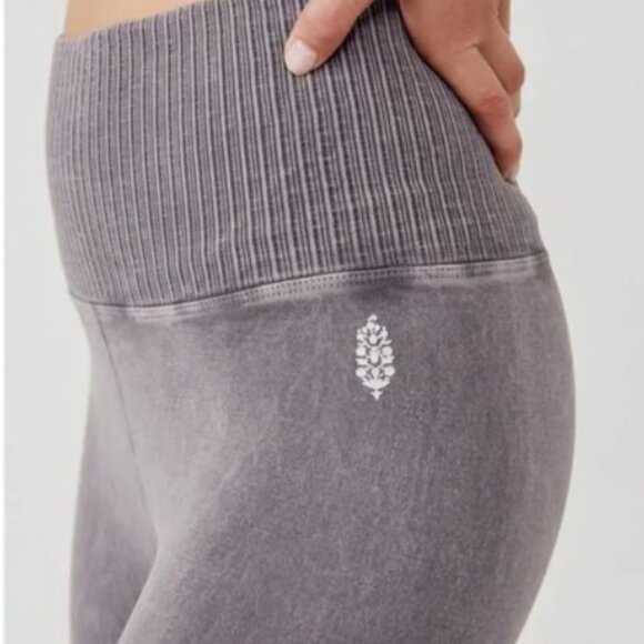 FREE PEOPLE High-Rise 7/8 Length Good Karma Leggings Mineral Wash Grey NWOT - Picture 2 of 3